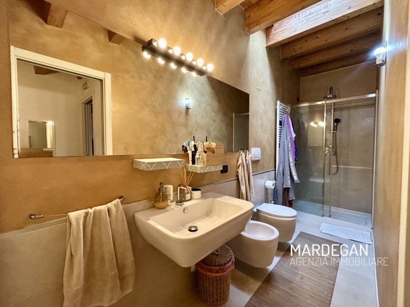 Quando vieni a scoprirlo?
Proponiamo in vendita un bellissimo duplex a Galliera Veneta, ubicato a...