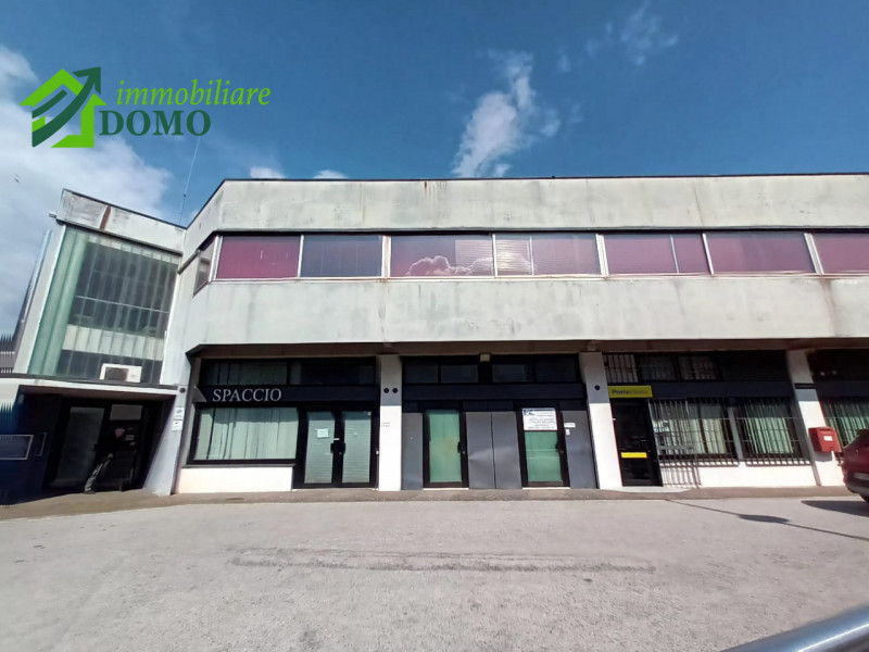 PIEVEBELVICINO - In zona strategica e comoda alle principali arterie stradali di Torrebelvicino, ...