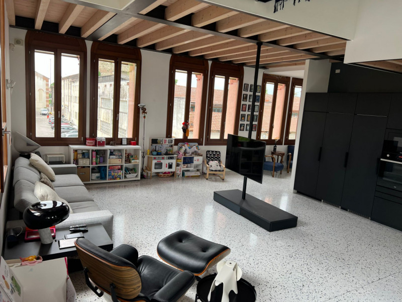 (Per INFO Mattias 3494222146) Nel suggestivo centro storico di Portobuffolè proponiamo in vendita...