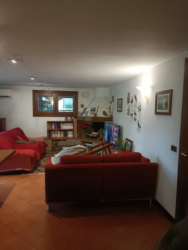 IN ESCLUSIVA - A pochi km dalla citta' di Vicenza in Costabissara-
COSTABISSARA Nella zona reside...