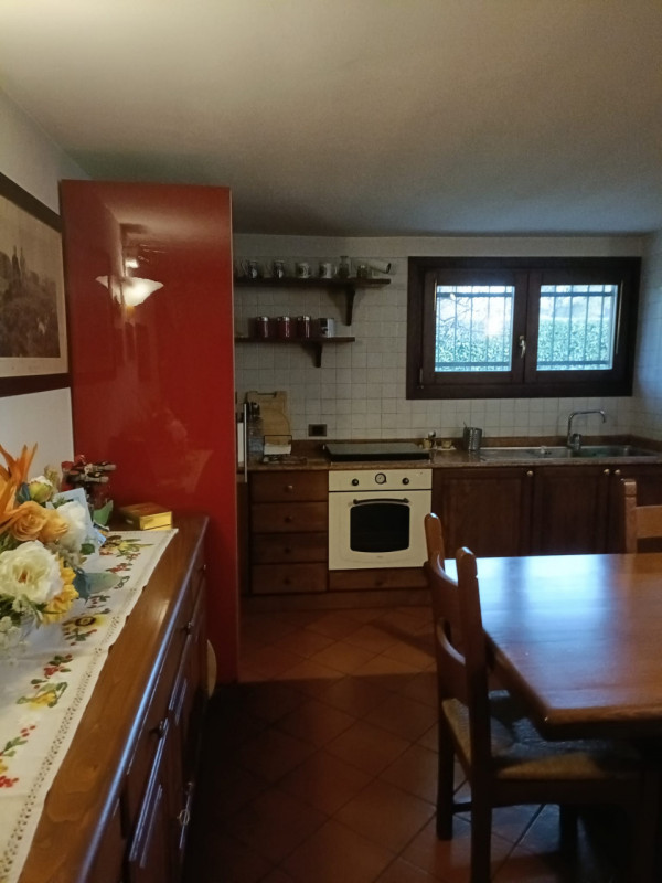 - IN ESCLUSIVA -APPARTAMENTO BICAMERE CON TAVERNA e GIARDINO ; GARAGE.
COSTABISSARA A poca distan...