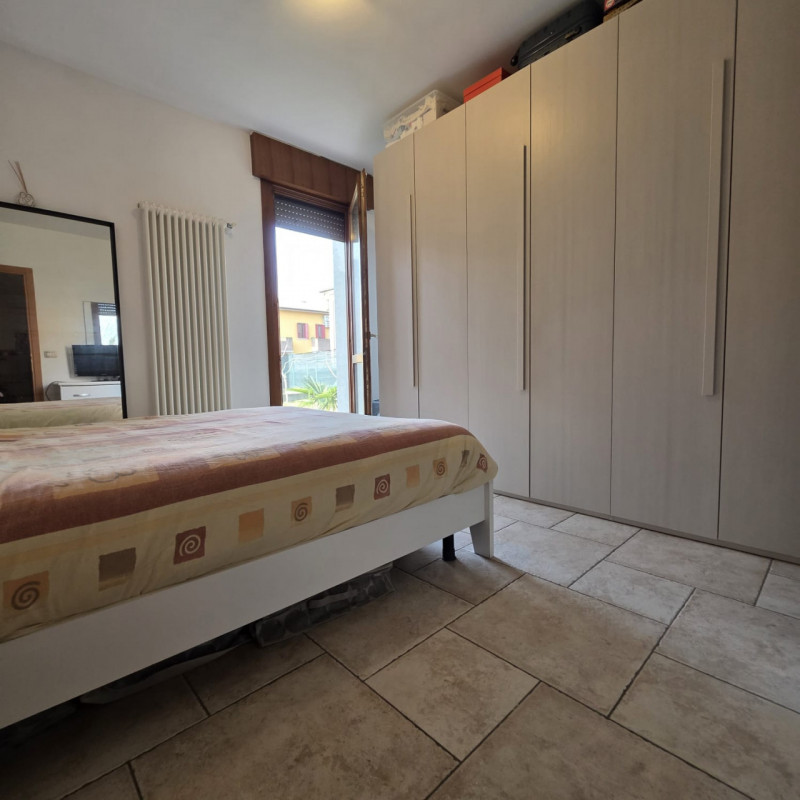 vendesi recente appartamento, inserito in piccolo contesto condominiale, posto al piano terra e c...