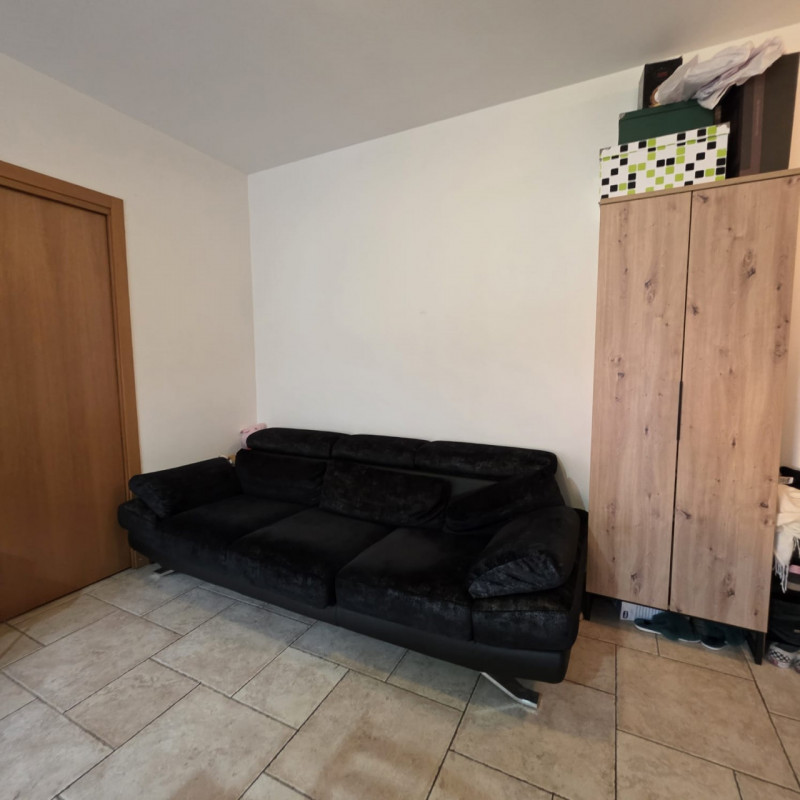 vendesi recente appartamento, inserito in piccolo contesto condominiale, posto al piano terra e c...