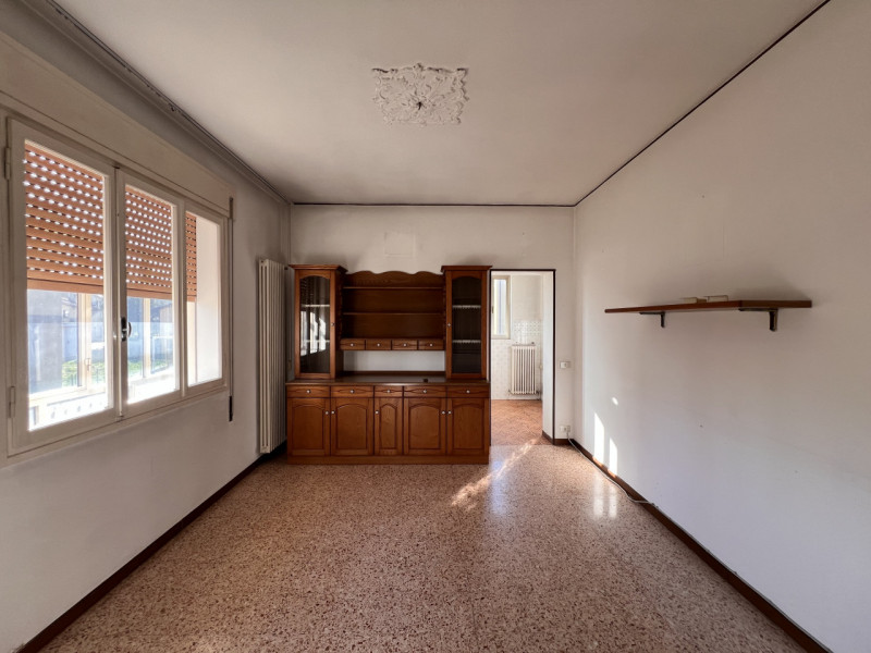 IN PIENO CENTRO A COSTABISSARA, PORZIONE DI BIFAMILIARE CON INGRESSO INDIPENDENTE E GIARDINO PRIV...