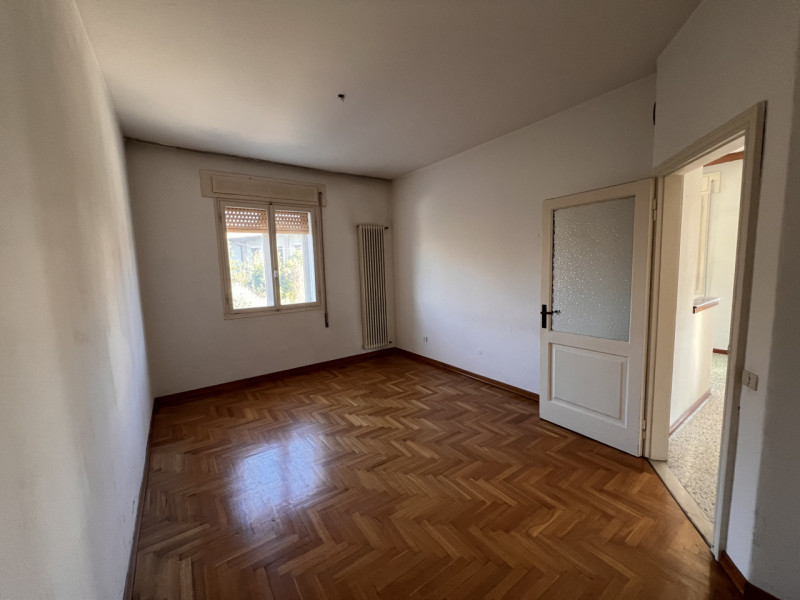 IN PIENO CENTRO A COSTABISSARA, PORZIONE DI BIFAMILIARE CON INGRESSO INDIPENDENTE E GIARDINO PRIV...