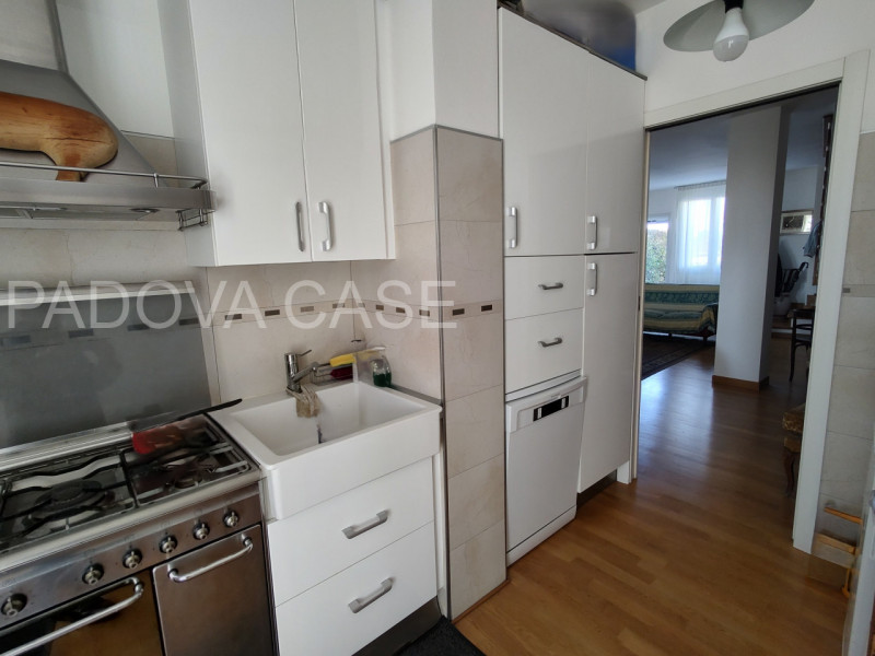 SAVONAROLA – PORTA TRENTO | ATTICO CON TERRAZZA 50 MQ E VISTA PANORAMICA SUL CENTRO STORICO

Scop...