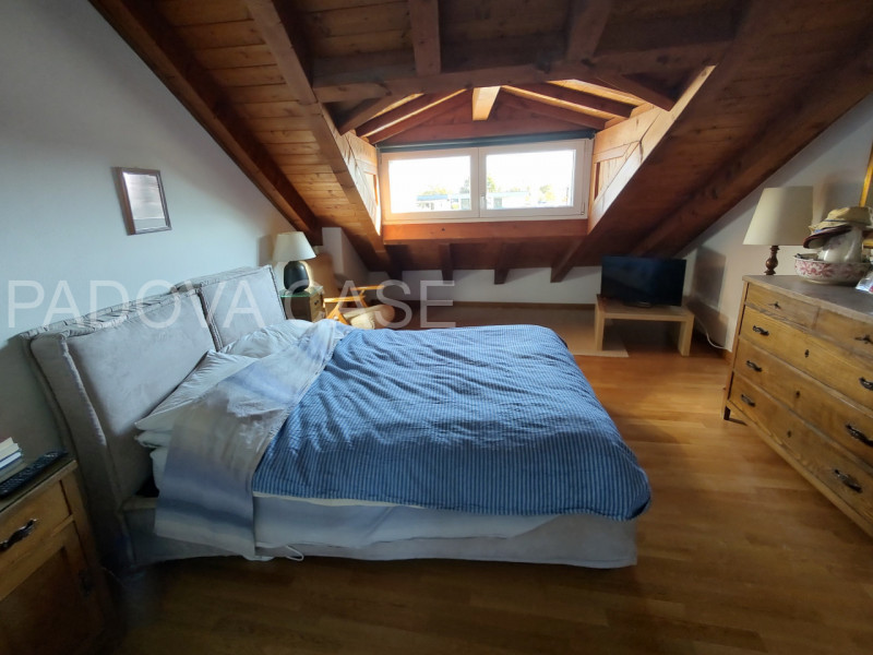 SAVONAROLA – PORTA TRENTO | ATTICO CON TERRAZZA 50 MQ E VISTA PANORAMICA SUL CENTRO STORICO

Scop...