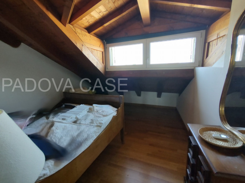 SAVONAROLA – PORTA TRENTO | ATTICO CON TERRAZZA 50 MQ E VISTA PANORAMICA SUL CENTRO STORICO

Scop...