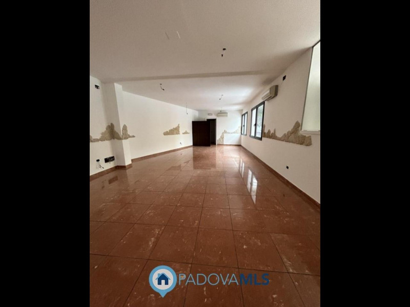 Immobile in esclusiva al Gruppo Padova MLS

PADOVA – PONTE DI BRENTA

In posizione strategica, a ...