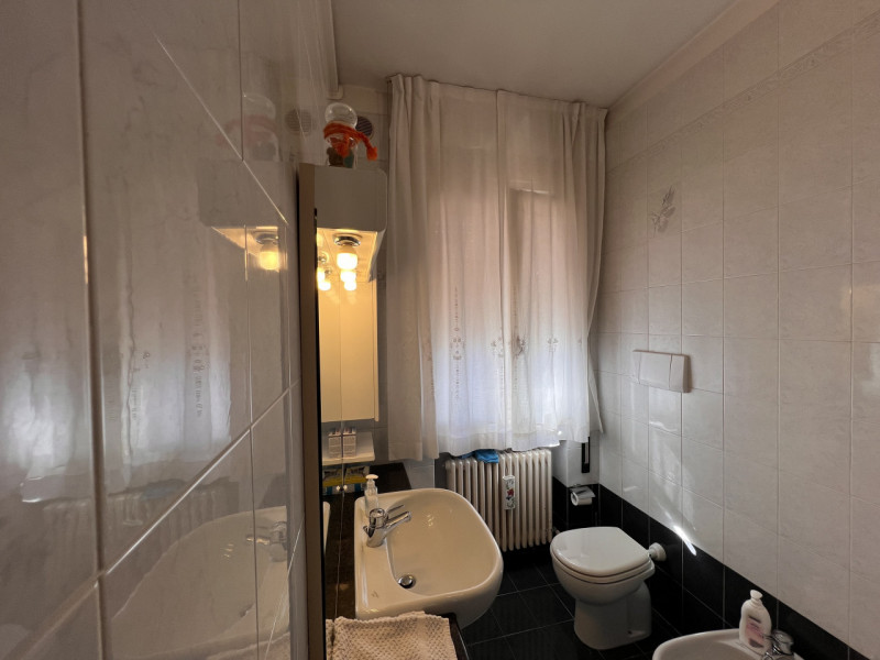 IN PIENO CENTRO A COSTABISSARA, PORZIONE DI BIFAMILIARE CON INGRESSO INDIPENDENTE E GIARDINO PRIV...