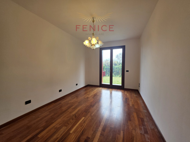 Noi di Fenice Immobiliare siamo lieti di proporti una grande occasione, una di quelle soluzioni c...