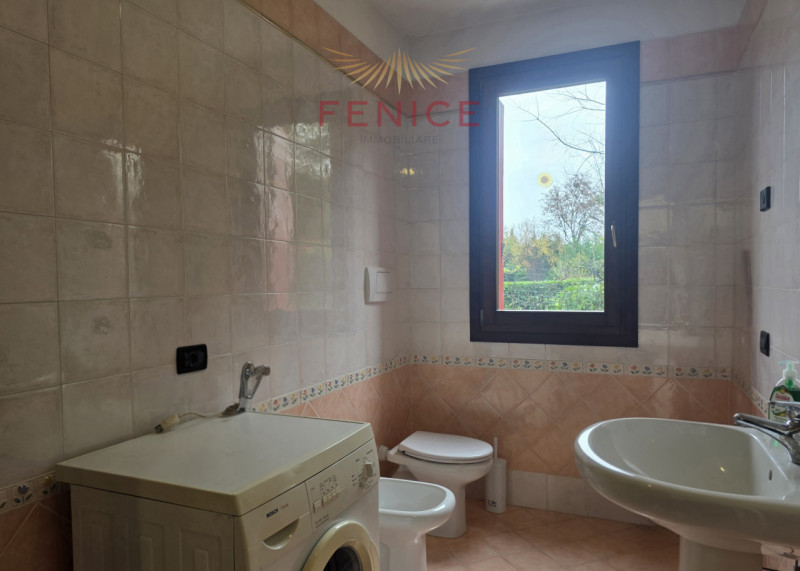 Noi di Fenice Immobiliare siamo lieti di proporti una grande occasione, una di quelle soluzioni c...