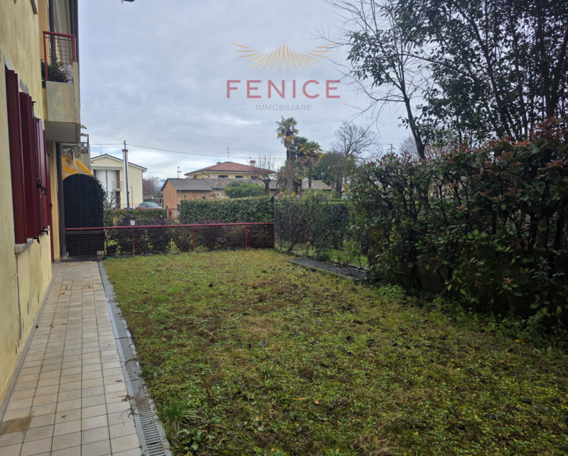 Noi di Fenice Immobiliare siamo lieti di proporti una grande occasione, una di quelle soluzioni c...