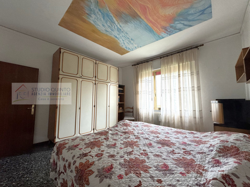 Situata in una zona residenziale tranquilla e riservata, ma allo stesso tempo comoda a ogni servi...