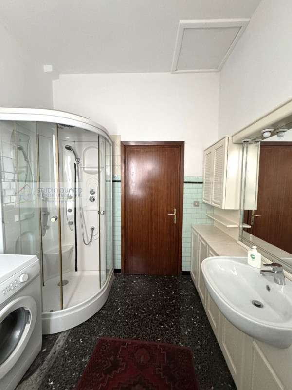 Situata in una zona residenziale tranquilla e riservata, ma allo stesso tempo comoda a ogni servi...