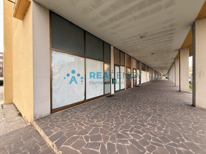 Ufficio di 45 mq sviluppato interamente al piano terra vicino a Piazza Fraccon

L’immobile è cara...