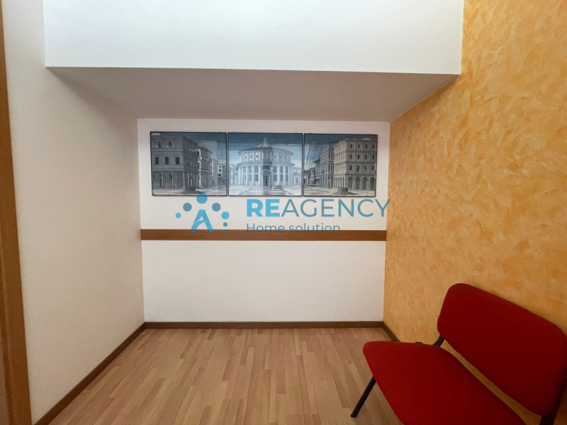 Ufficio di 45 mq sviluppato interamente al piano terra vicino a Piazza Fraccon

L’immobile è cara...