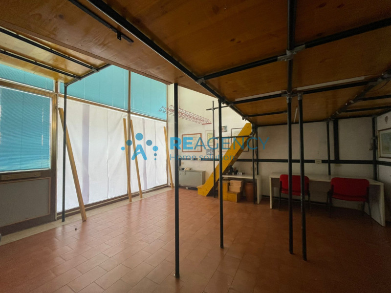 Ufficio di 45 mq sviluppato interamente al piano terra vicino a Piazza Fraccon

L’immobile è cara...