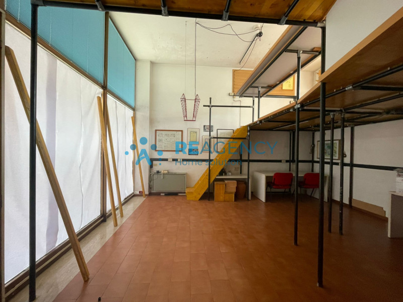 Ufficio di 45 mq sviluppato interamente al piano terra vicino a Piazza Fraccon

L’immobile è cara...