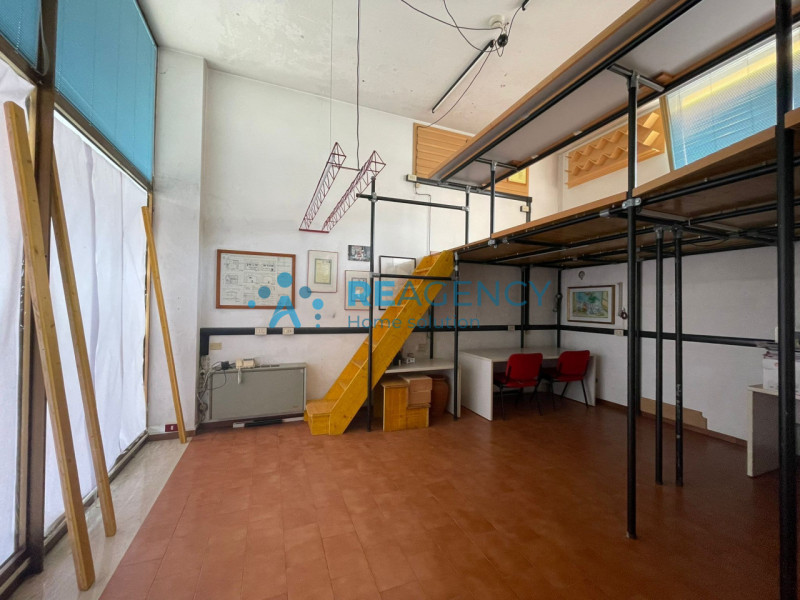 Ufficio di 45 mq sviluppato interamente al piano terra vicino a Piazza Fraccon

L’immobile è cara...