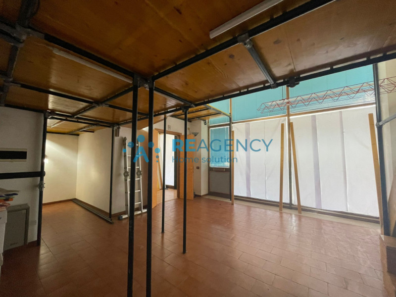 Ufficio di 45 mq sviluppato interamente al piano terra vicino a Piazza Fraccon

L’immobile è cara...