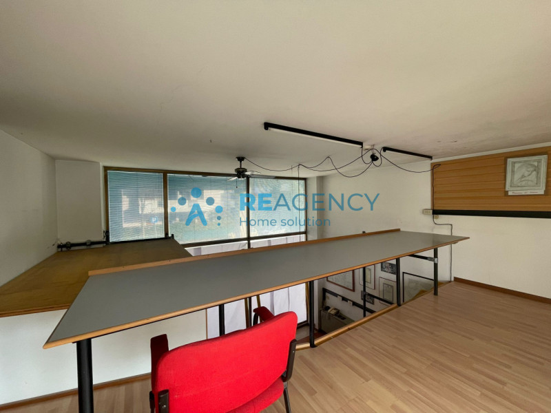 Ufficio di 45 mq sviluppato interamente al piano terra vicino a Piazza Fraccon

L’immobile è cara...