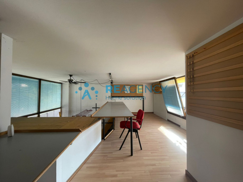 Ufficio di 45 mq sviluppato interamente al piano terra vicino a Piazza Fraccon

L’immobile è cara...