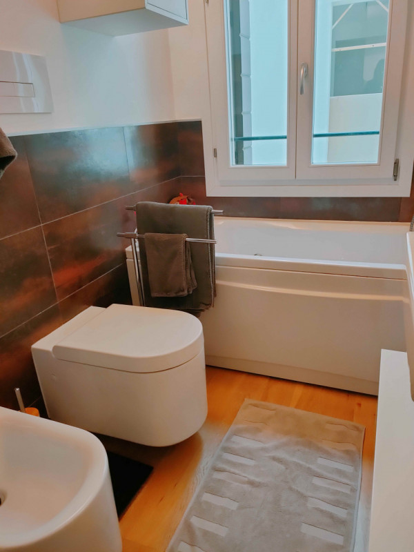 Padova centro, Via Euganea, piano alto con ascensore appartamento composto da: ingresso, soggiorn...