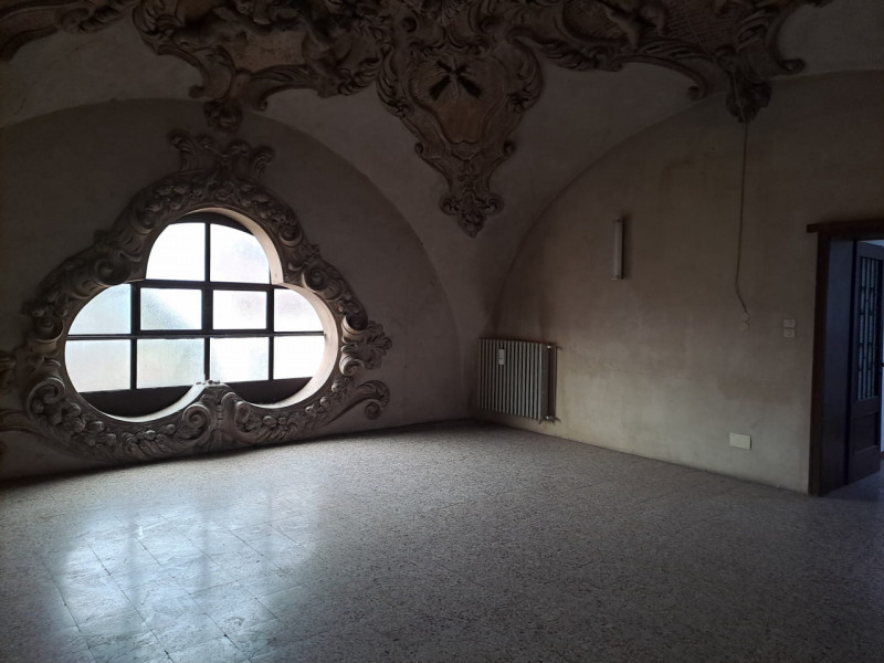 Centro storico, ultimo piano ,ampio tricamere con terrazza
Scopri un'opportunità unica a pochi pa...