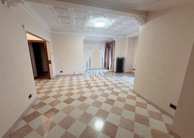 PORZIONE DI TRIFAMILIARE - ABANO TERME 
Proponiamo in vendita porzione di trifamiliare di 125 mq ...
