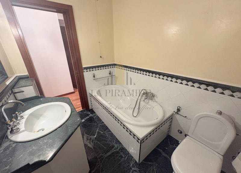 PORZIONE DI TRIFAMILIARE - ABANO TERME 
Proponiamo in vendita porzione di trifamiliare di 125 mq ...