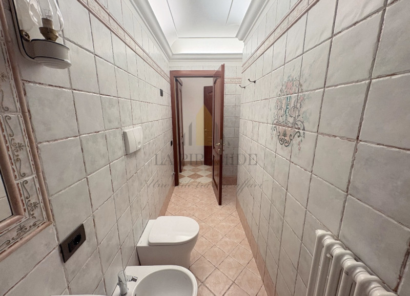 PORZIONE DI TRIFAMILIARE - ABANO TERME 
Proponiamo in vendita porzione di trifamiliare di 125 mq ...