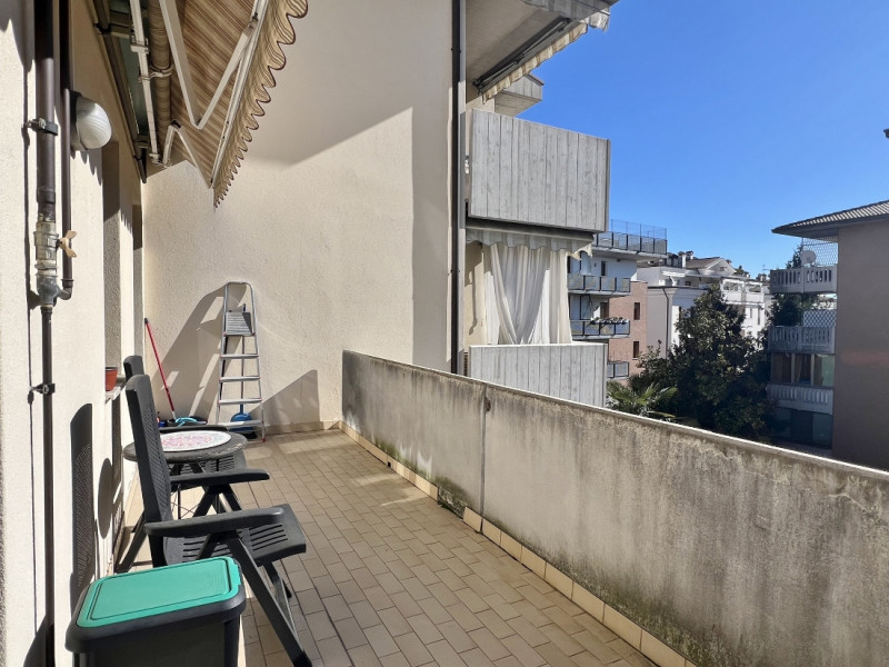 VENDESI MINI APPARTAMENTO ARREDATO, CON TERRAZZA ABITABILE E GARAGE A VICENZA - SAN BORTOLO - RIF...