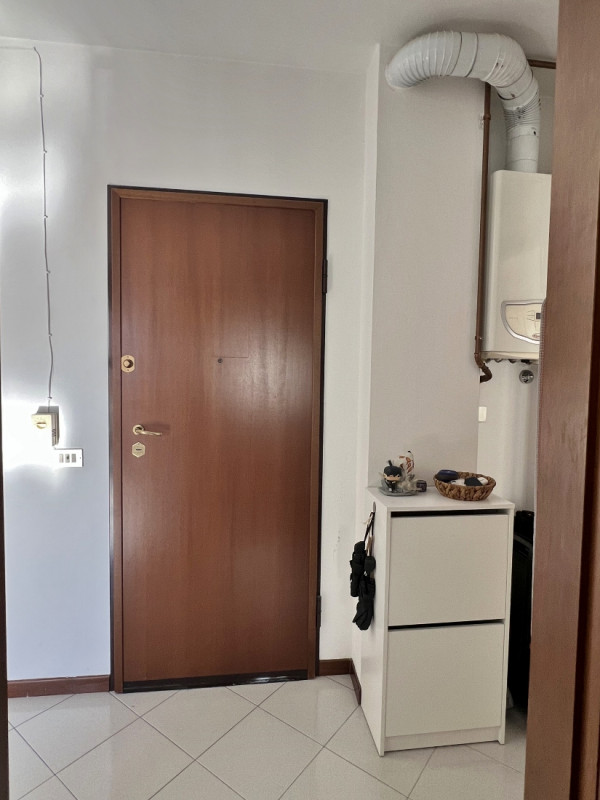 VENDESI MINI APPARTAMENTO ARREDATO, CON TERRAZZA ABITABILE E GARAGE A VICENZA - SAN BORTOLO - RIF...