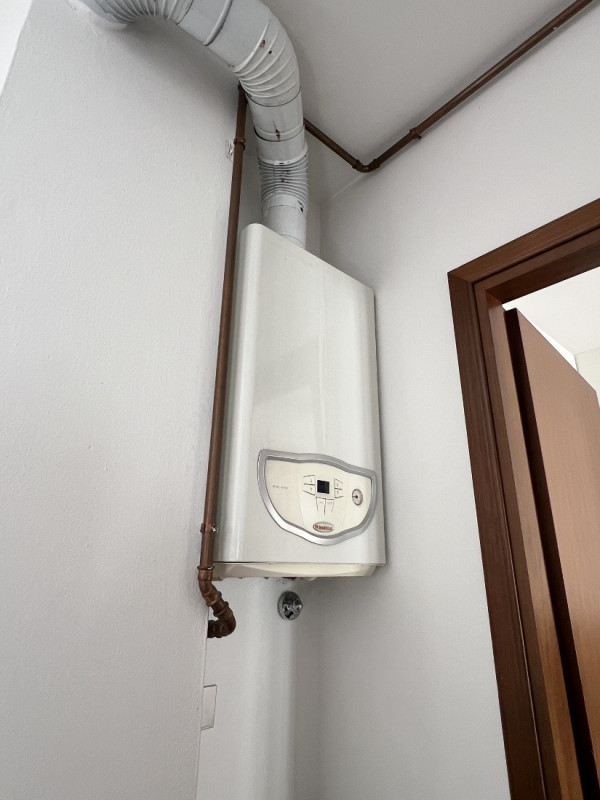 VENDESI MINI APPARTAMENTO ARREDATO, CON TERRAZZA ABITABILE E GARAGE A VICENZA - SAN BORTOLO - RIF...