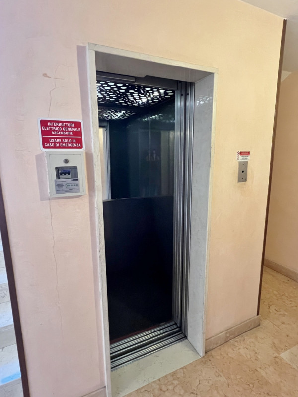 VENDESI MINI APPARTAMENTO ARREDATO, CON TERRAZZA ABITABILE E GARAGE A VICENZA - SAN BORTOLO - RIF...