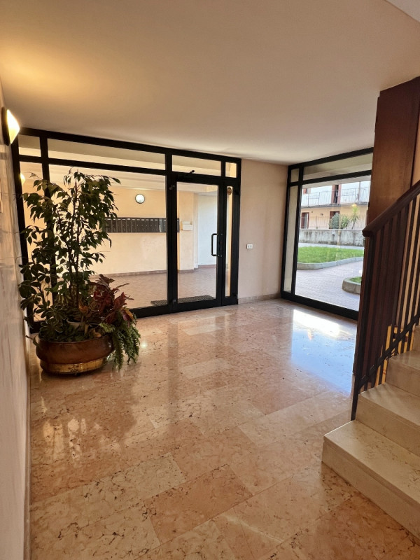 VENDESI MINI APPARTAMENTO ARREDATO, CON TERRAZZA ABITABILE E GARAGE A VICENZA - SAN BORTOLO - RIF...