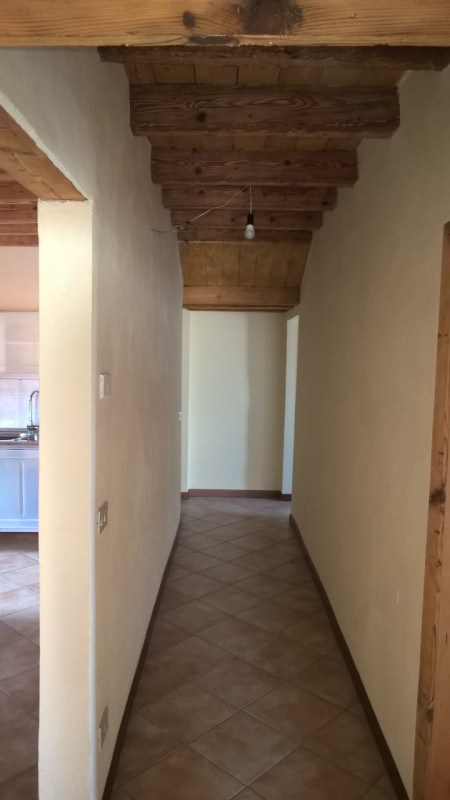 Zona Polegge, piccola palazzina, appartamento al piano primo composto da ingresso soggiorno con a...