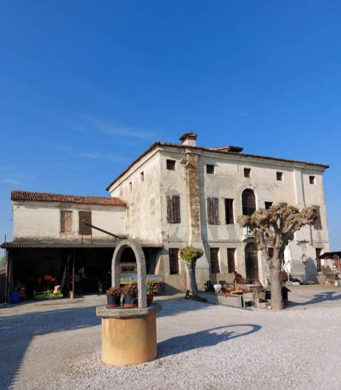 Piove di Sacco: Vicinanze Villa D' epoca del 1574,su 3 piani con magazzino. Villa d' epoca, costi...