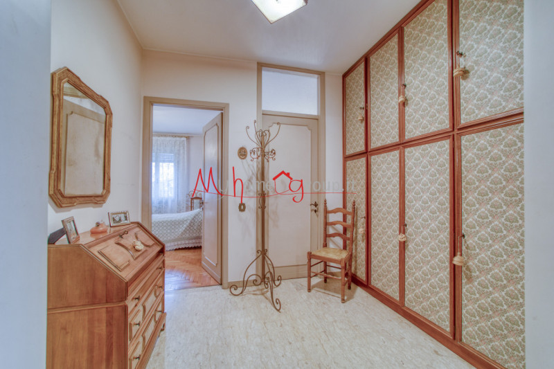 CHIESANUOVA: Villetta singola sviluppata su piano terra e primo dagli ambienti ampi e luminosi; s...