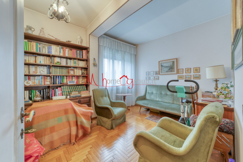 CHIESANUOVA: Villetta singola sviluppata su piano terra e primo dagli ambienti ampi e luminosi; s...