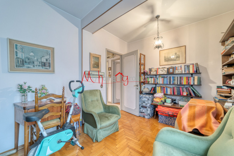 CHIESANUOVA: Villetta singola sviluppata su piano terra e primo dagli ambienti ampi e luminosi; s...