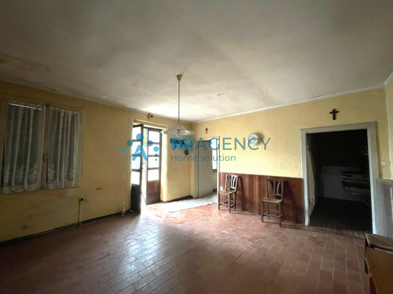 Nel cuore verde di Dueville, proponiamo in vendita una rara opportunità: casa singola immersa nel...