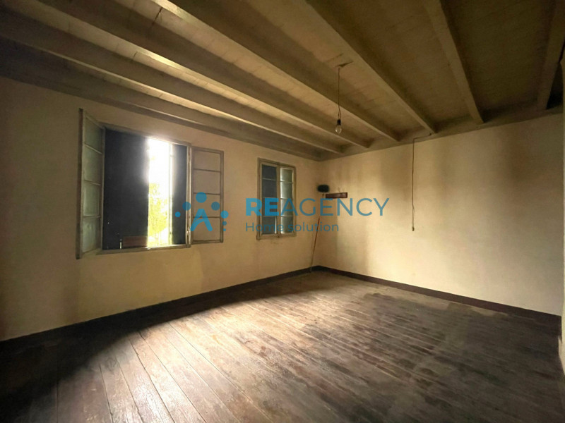 Nel cuore verde di Dueville, proponiamo in vendita una rara opportunità: casa singola immersa nel...