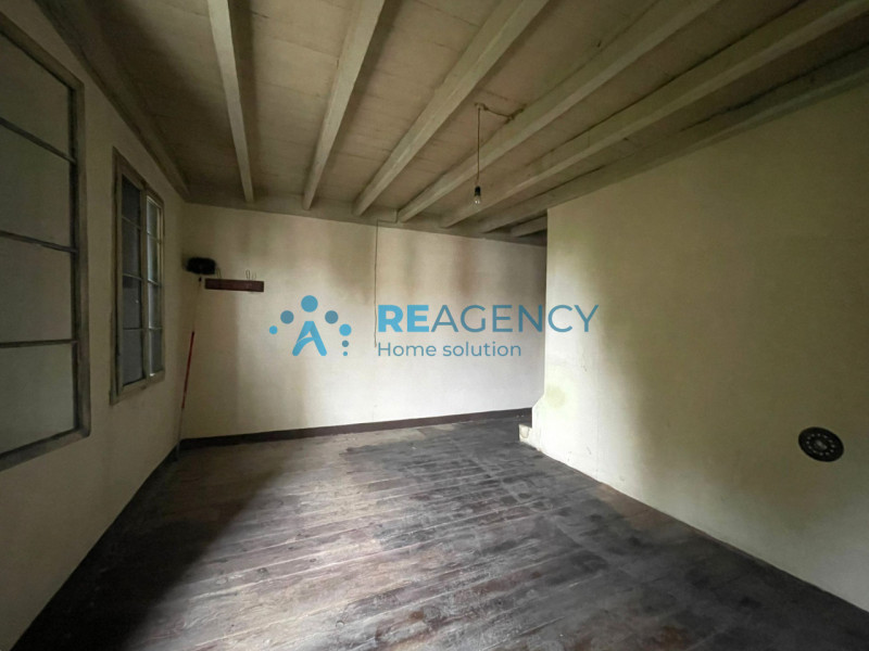 Nel cuore verde di Dueville, proponiamo in vendita una rara opportunità: casa singola immersa nel...