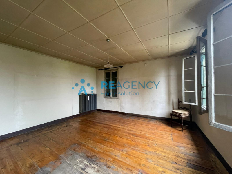 Nel cuore verde di Dueville, proponiamo in vendita una rara opportunità: casa singola immersa nel...