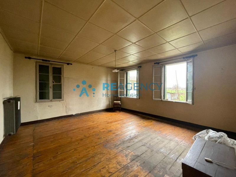 Nel cuore verde di Dueville, proponiamo in vendita una rara opportunità: casa singola immersa nel...