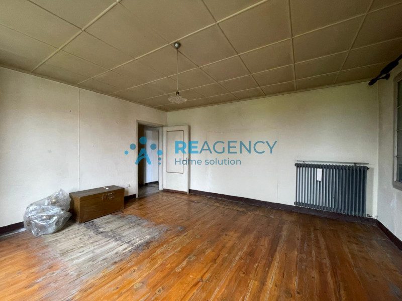 Nel cuore verde di Dueville, proponiamo in vendita una rara opportunità: casa singola immersa nel...