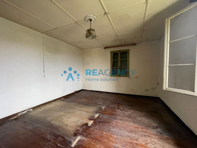 Nel cuore verde di Dueville, proponiamo in vendita una rara opportunità: casa singola immersa nel...