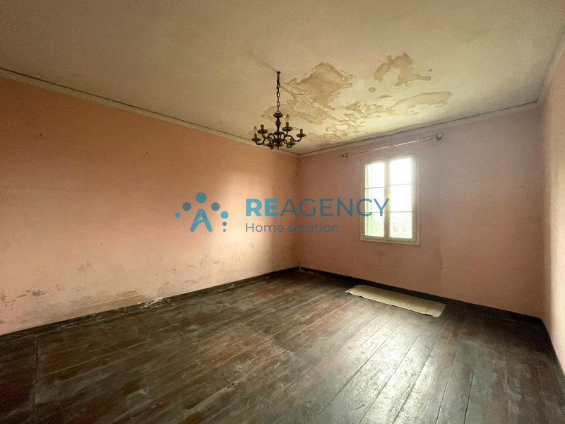 Nel cuore verde di Dueville, proponiamo in vendita una rara opportunità: casa singola immersa nel...